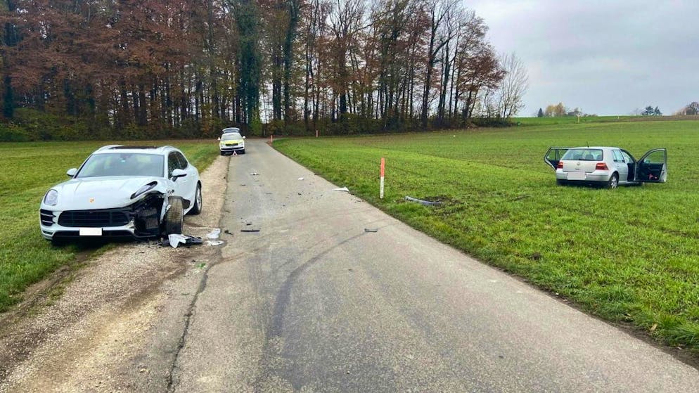 Auf dieser übersichtlichen Strasse prallte ein 18-jähriger Neulenker in Wohlen AG in ein parkiertes Auto.