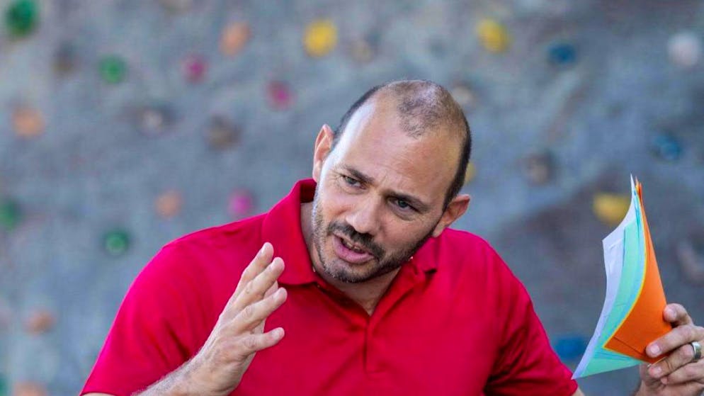 YB, die Frauen-Staffel oder das Ski-Team. Nominierte Trainer: Adrian Rothenbühler, als Berater und Coach von WM-Bronzemedaillengewinnerin Mujinga Kambundji.