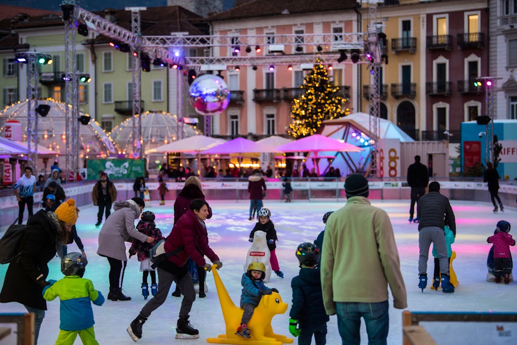 Locarno: apertura di Locarno On Ice 2019. Nella foto, scorcio della pista di ghiaccio in Piazza Grande a Locarno durantebl'apertura ufficiale.