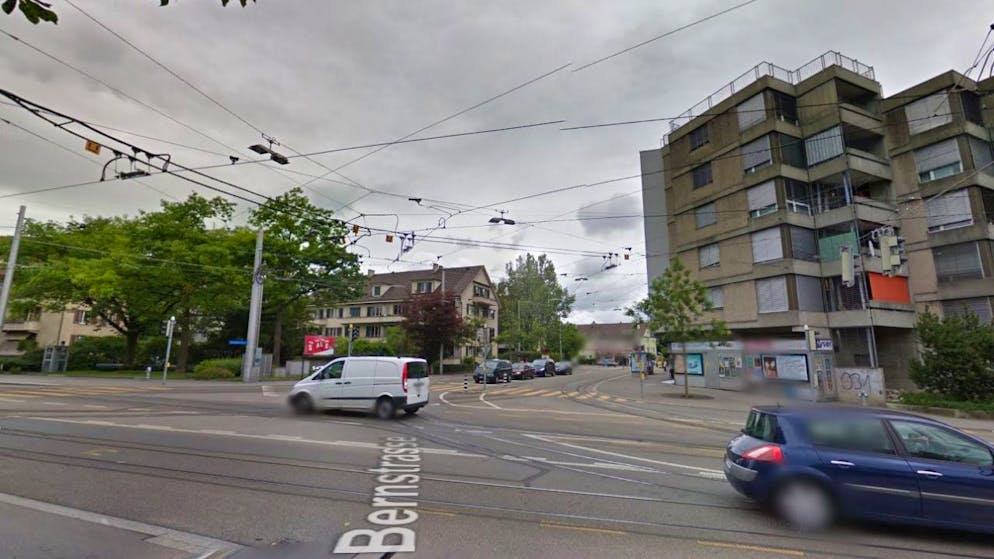 Bei der Haltestelle «Unterführung» in Bümpliz ist am Freitagmittag geschossen worden.