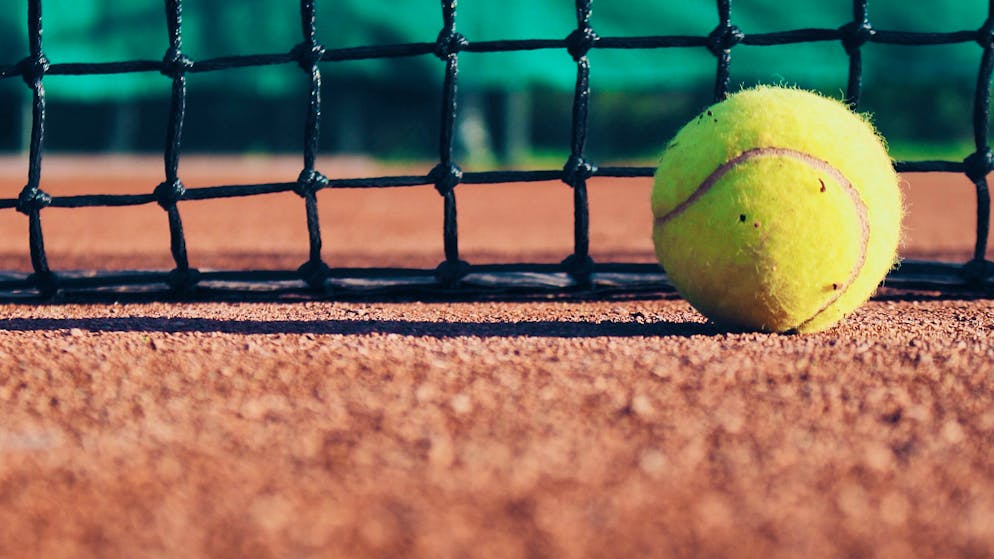 Schwere Vorwürfe gegen einen ehemaligen Schweizer Tennisprofi. (Symbolbild)