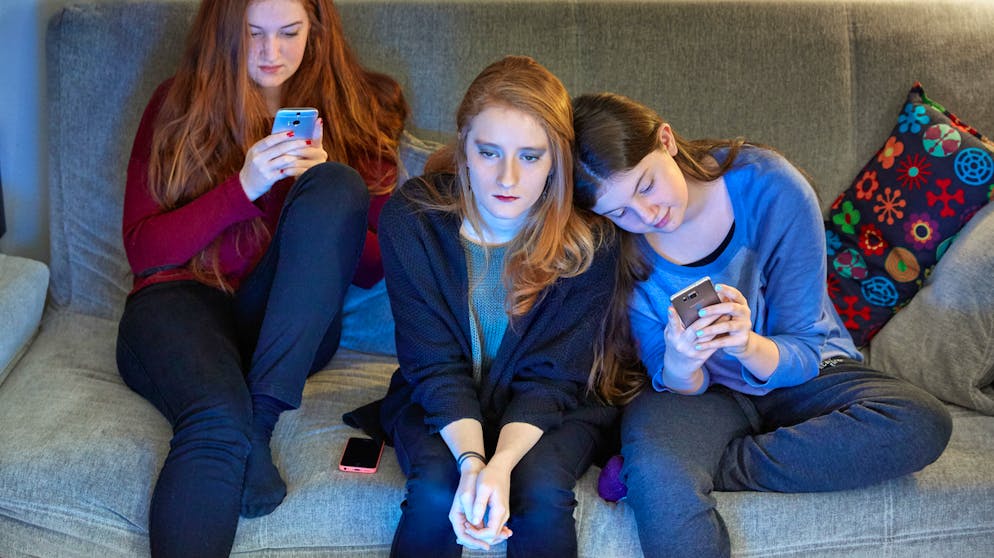 Die digitale Revolution hat auch das Bewegungsmuster von Jugendlichen in der Schweiz verändert. (Gestellte Aufnahme, Symbolbild)