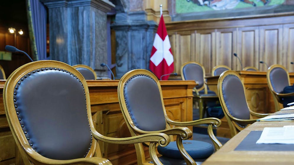 Noch einmal Stimmen zählen: In den Kantonen Aargau, Baselland und Schwyz werden heute vier Ständeratsmitglieder gewählt. (Archivbild)