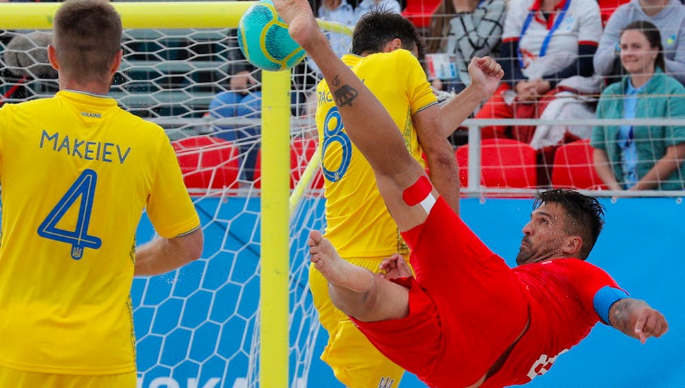 Routinier Dejan Stankovic (vorne) traf gegen Japan doppelt (Archivbild).