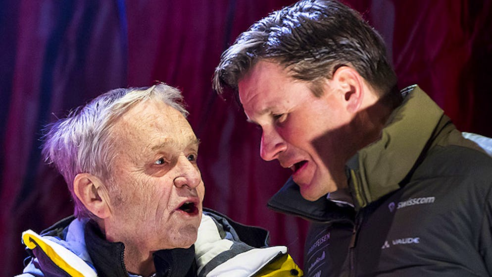 FIS-Präsident Gian Franco Kasper (links) und Swiss-Ski-Präsident Urs Lehmann anlässlich einer Medaillenvergabe an der alpinen Ski-WM im Februar 2019 in Are