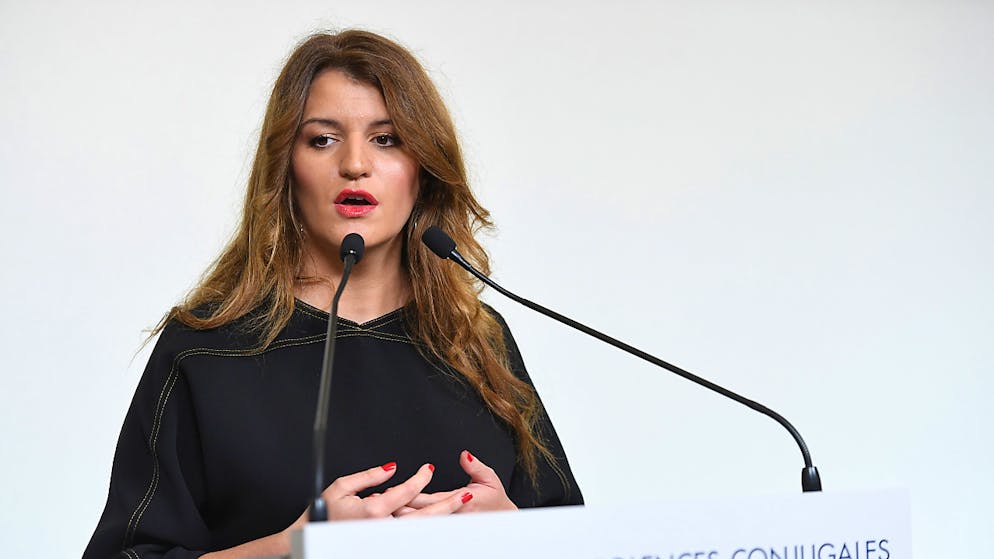 Frankreichs Staatssekretärin für Gleichstellung, Marlène Schiappa, kündigte die Einrichtung von speziellen «Männerhäusern» an, in die Gewalttäter aufgenommen werden sollen, damit nicht die Frauen die gemeinsame Wohnung verlassen müssen.