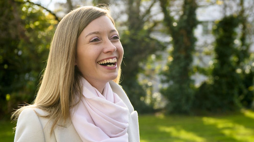 Neue Gesichter im Ständerat. Eine unvollständige Auswahl.. Ebenfalls gut lachen hat auch Johanna Gapany (FDP/FR) nach ihrer Wahl ins Stöckli ...