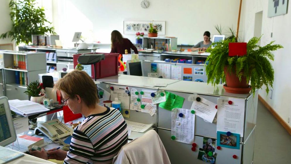 62'000 Personen arbeiten an Schweizer Hochschulen, eine pro vier Studierende. Die Personalkosten machen zwei Drittel des Aufwands im tertiären Bildungssektor aus. (Symbolbild)