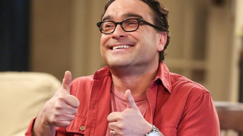 Im Gegensatz zu seinen Kollegen war Johnny Galecki bereits vor «The Big Bang Theory» ganz ordentlich im Sitcom-Geschäft: Er spielte jahrelang in «Roseanne» eine Hauptrolle. In «Big Bang» nahm er seit Serienstart den Part des Experimental-Physikers Leonard Hofstadter ein – die gute, doch stets verunsicherte Seele der Gruppe.