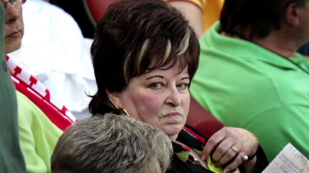 Die Schweiz trauert um «Köbi National». Kuhns erste Frau Alice, die er 1965 geheiratet hatte und die seine grosse Liebe gewesen war, verstarb im Jahre 2014 – sie hatte einen Hirnschlag erlitten, Köbi kümmerte sich liebevoll um sie.