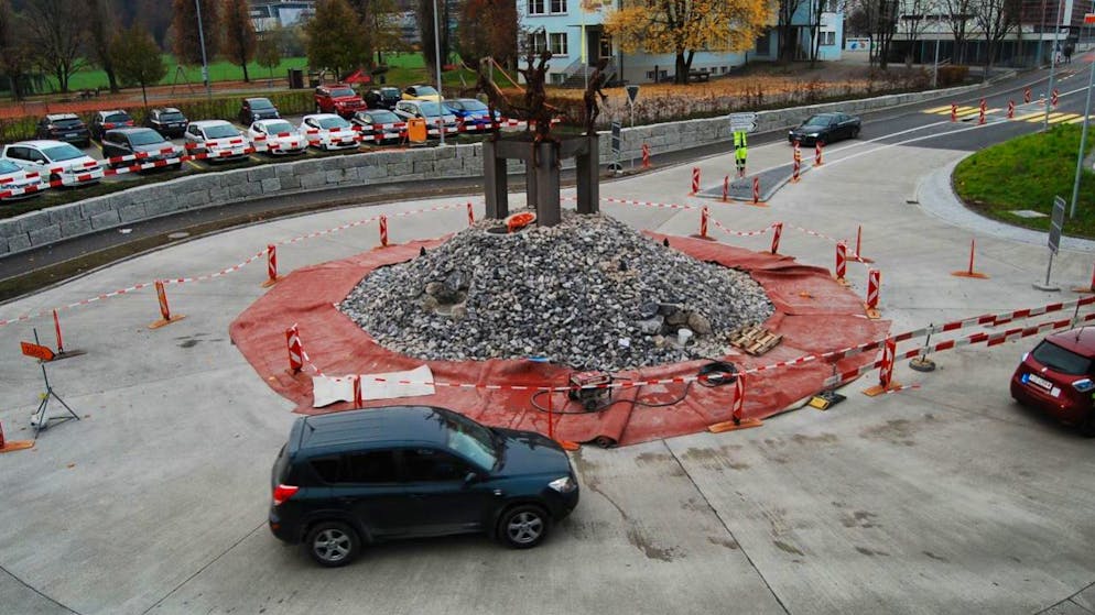 In Freienbach wird an der Wollerauerstrasse ein Kreisel gebaut.
