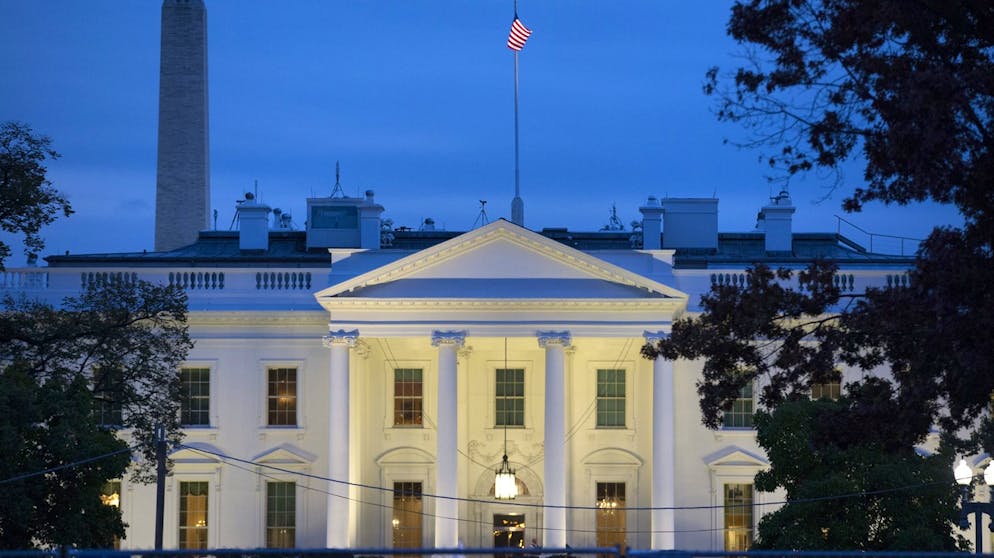 Nach einer mutmasslichen Verletzung des Luftraums über dem Weissen Haus wurde das Gebäude kurzzeitig abgesperrt. (Archivbild)