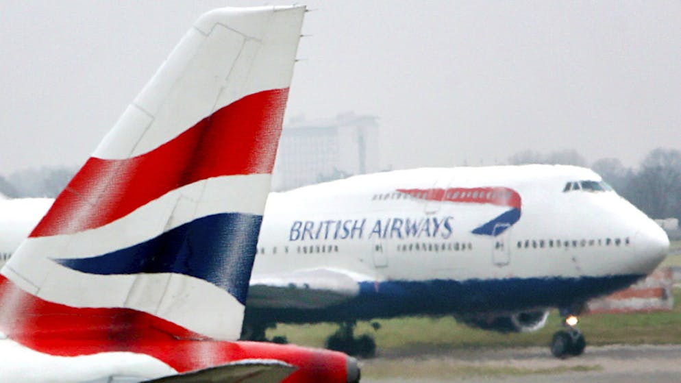 Ein Airbus von British Airways und ein privates Motorflugzeug sind sich beim Flughafen Zürich gefährlich nahe gekommen. (Symbolbild)