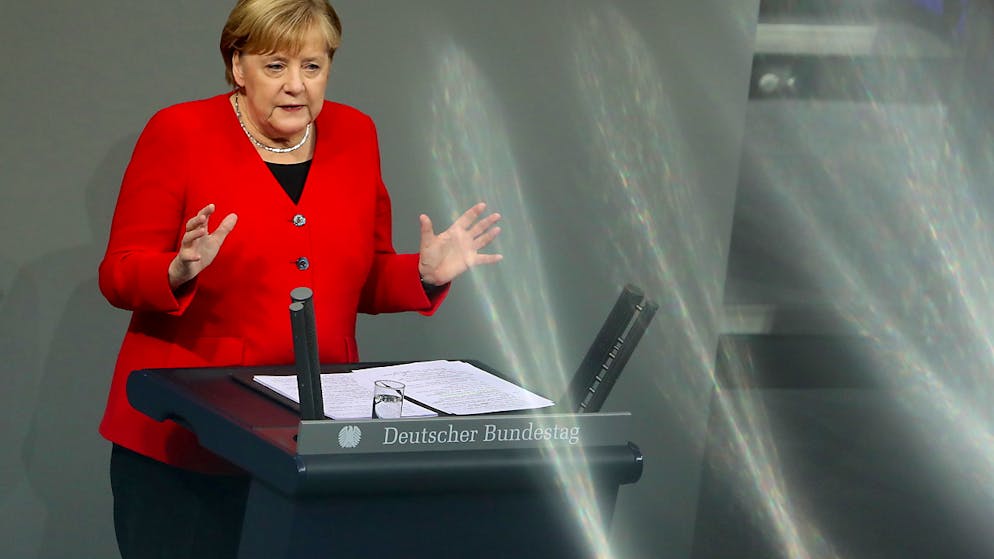La cancelliera tedesca Angela Merkel durante il suo discorso davanti al parlamento tedesco.