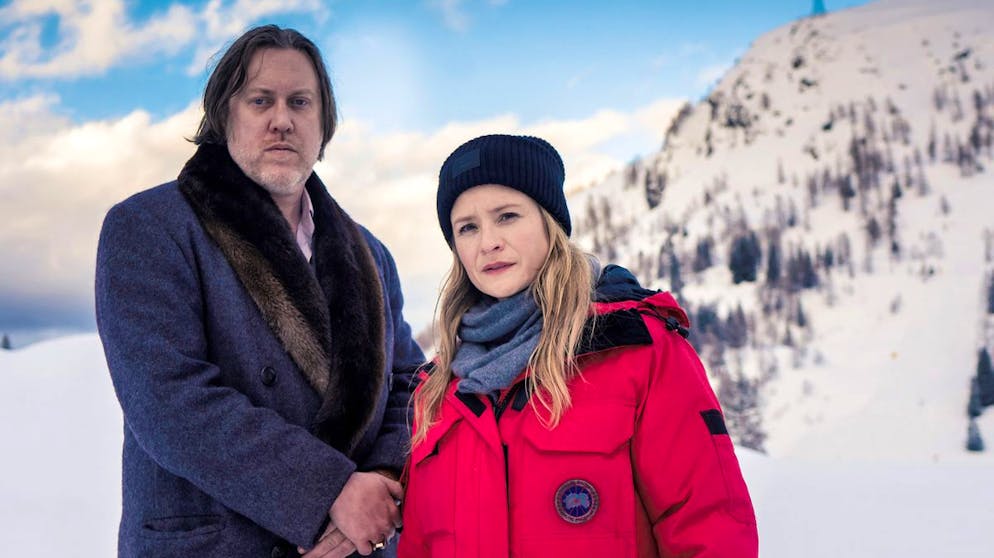 Das sind die Serien-Hits im Dezember. Die Goldene Kamera hat die hervorragende Krimiserie «Der Pass» bereits gewonnen. Die Herzen der Free-TV-Zuschauer könnten bald hinzukommen, wenn die Serie mit Julia Jentsch und Nicholas Ofczarek im ZDF debütiert. Doch auch die Konkurrenz lässt sich im Dezember nicht lumpen. Welche Serienhighlights Sie zum Jahresausklang erwarten, offenbart die Galerie.