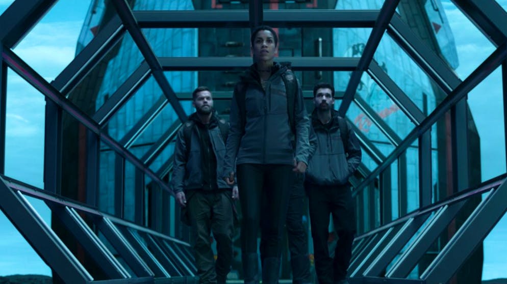 Das sind die Serien-Hits im Dezember. Aufbruch in neue Welten: Für das Team der Roscinante um Amos (Wes Chatham, links), Naomi (Dominique Tipper) und James (Steven Strait) geht es in der vierten Staffel der bildgewaltigen Science-Fiction-Serie «The Expanse» (ab 13. Dezember bei Amazon) auf den Planeten Ilus. Dort erwarten die Truppe nicht nur die Überreste einer verlassenen Alienzivilisation ...