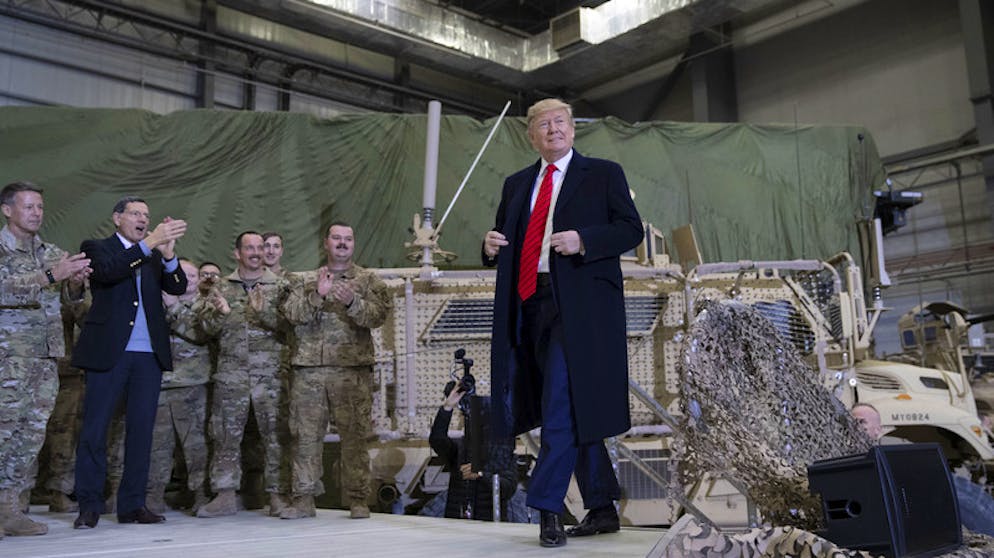 Donald Trump, Präsident der USA, besucht amerikanische Truppen auf der Bagram Air Base nördlich von Kabul.