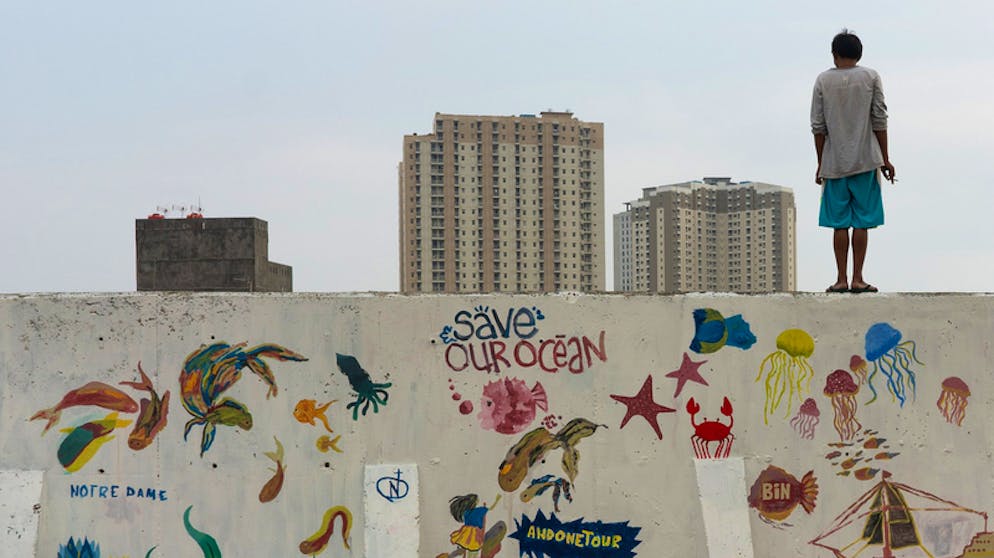 «Save The Ocean» («Rettet den Ozean») steht auf der Schutzmauer im Viertel Akuarium, wo früher auch das Meeresforschungsinstitut lag. Das Institut musste inzwischen weichen.