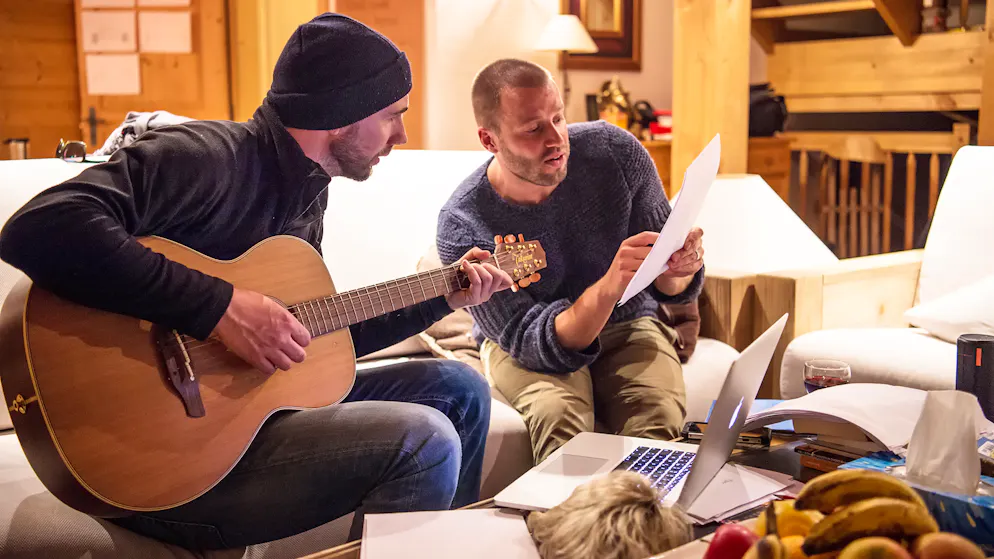Jonny Fischer (links) über die Zusammenarbeit mit Manu Burkhart: «In einer Beziehung, die bereits 18 Jahre dauert, gehören Auseinandersetzungen zum Alltag. Alles andere wäre nicht normal. Manu und ich streiten uns aber nicht im Geheimen, sondern wir stehen zu unseren Meinungsverschiedenheiten.»