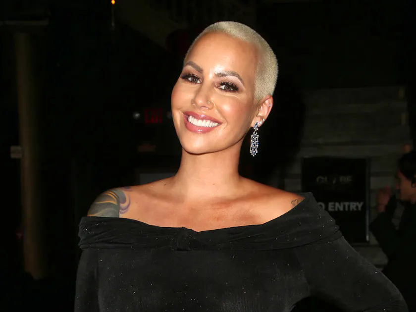 Amber Rose Intervento Di Liposuzione Sei Settimane Dopo Il Parto
