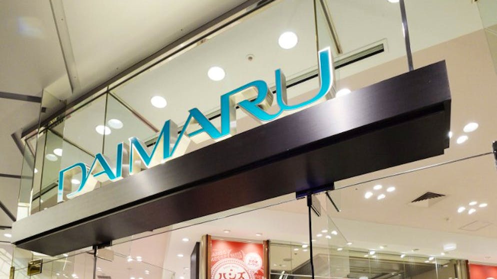 Das Kaufhaus Daimaru Umeda in Osaka hatte eine ungewöhnliche Idee, um für mehr Verständnis bei den Mitarbeitern untereinander zu werben: Menstruations-Anstecker.