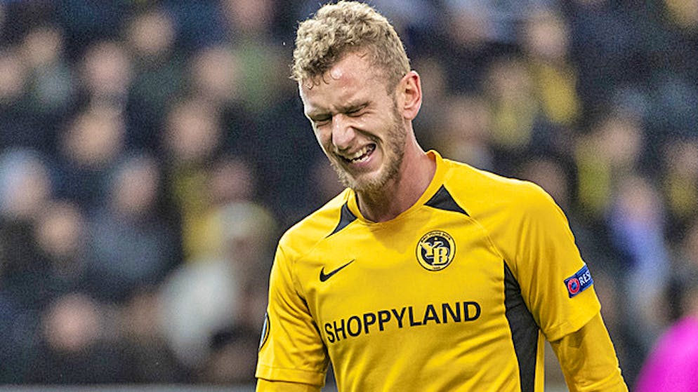 Der leidende Fabian Lustenberger verlässt das Spielfeld.