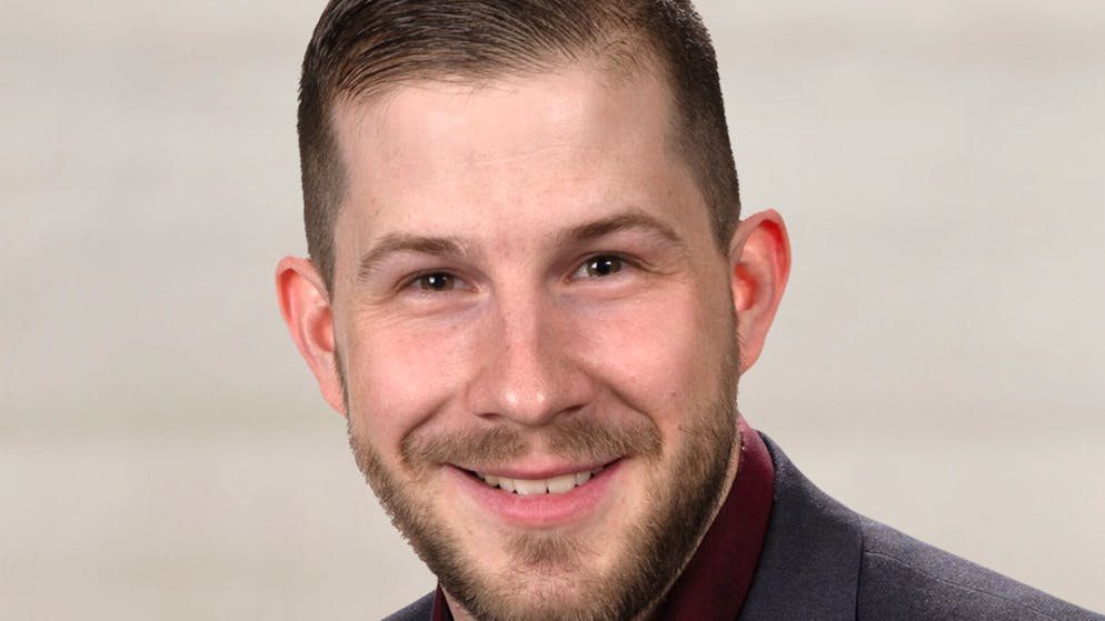 Der 30-jährige Florian Gerber ist am Wahlwochenende nicht zum Berner Ständerat, aber zum Parteipräsidenten der Partei national orientierter Schweizer (PNOS) gewählt worden. (Archiv)