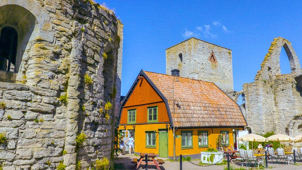 Moderne Wikingerfahrt – mit allem Komfort. Visby auf Gotland ist eine frühere Hansestadt.