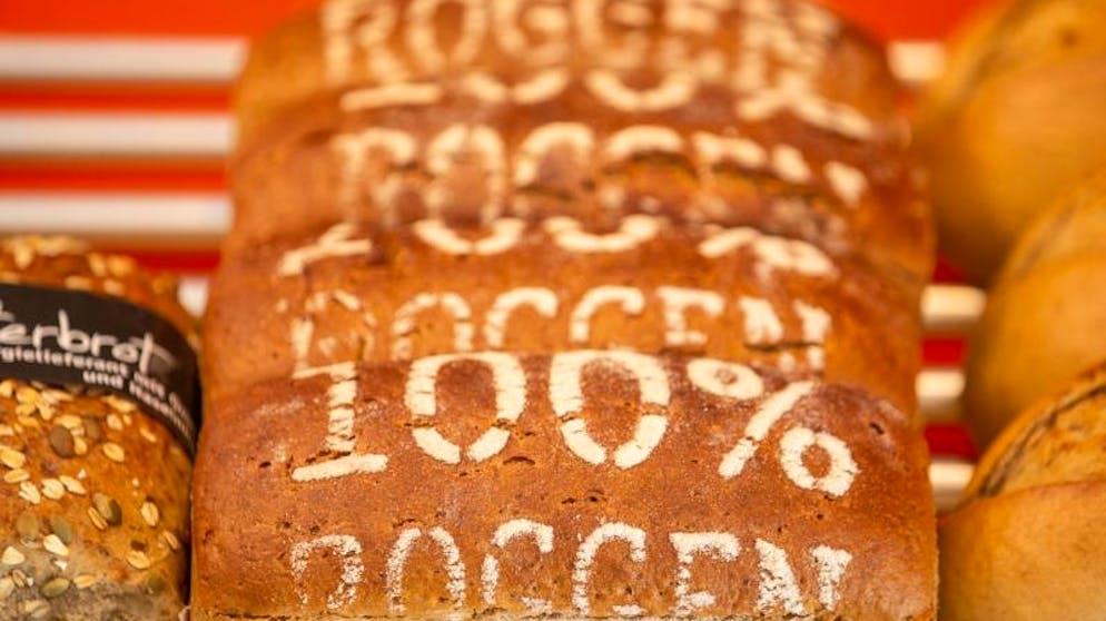 Körner sind eine wichtige Grundlage. Strenge Regeln: Angaben wie diese müssen auch stimmen – Tricksereien der Hersteller sind verboten. 