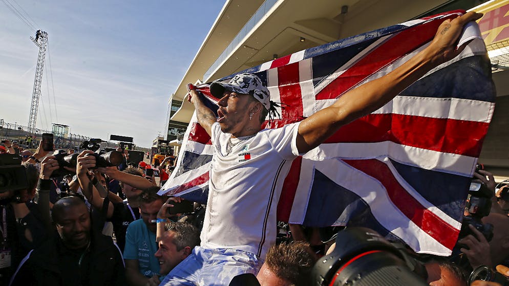Hamilton jetzt sechsfacher Weltmeister. Lewis Hamilton – ein stolzer Brite