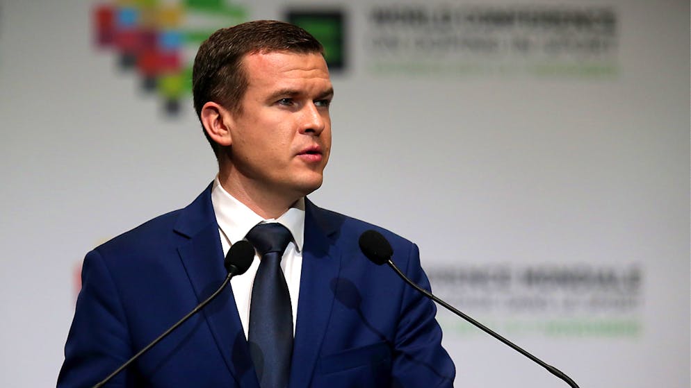 Der designierte WADA-Präsident Witold Banka spricht am Kongress in Katowice.