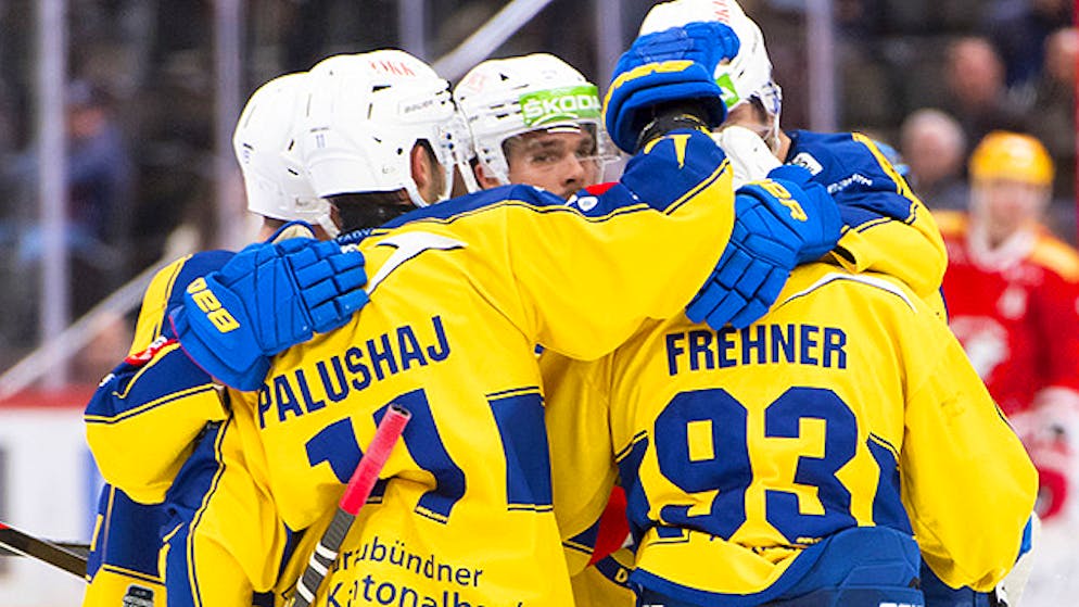 Sechster Sieg in Folge: Der HC Davos jubelt auch in Lausanne und baut seine Siegesserie ab.
