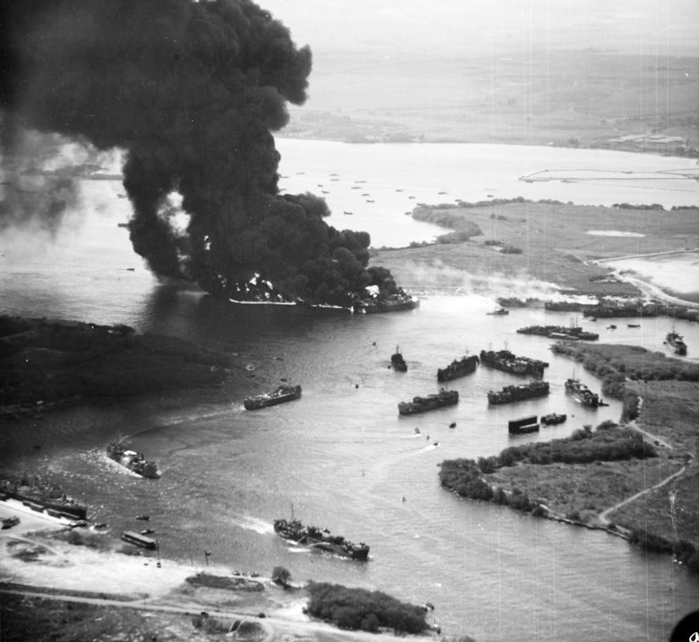 Die Explosion der USS Mount Hood. Das Unglück gilt als eines der schwerstern in de Geschichte der US Navy.