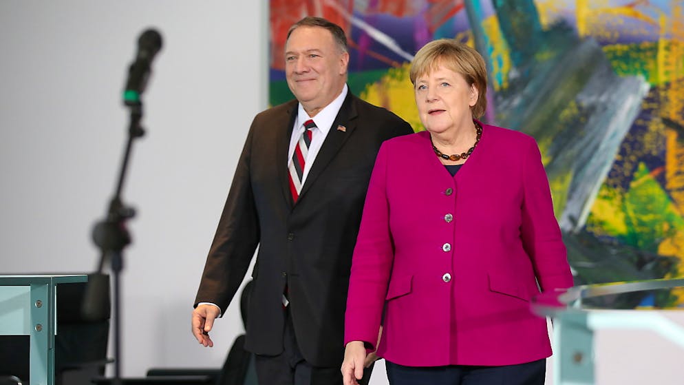 Pompeo warnt vor aggressiver Politik. Am zweiten Tag seines Deutschland-Besuchs wurde US-Aussenminister Pompeo von Kanzlerin Merkel empfangen. Sie versicherte Pompeo, Deutschland wolle eine aktive Rolle spielen bei der Lösung der Konflikte in Afghanistan, Syrien, Libyen und in der Ukraine.