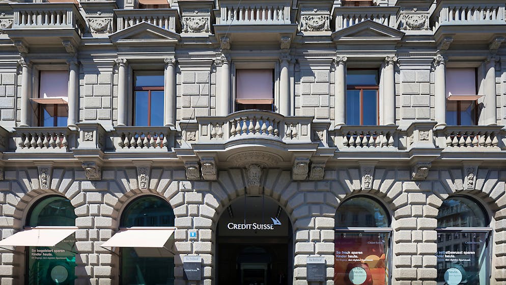 Am Paradeplatz kehrt nach dem Beschattungsskandal bei der Credit Suisse keine Ruhe ein: Die Grossbank untersucht nun Vorwürfe, wonach auch der frühere Personalchef Peter Goerke beschattet worden sei. (Archiv)