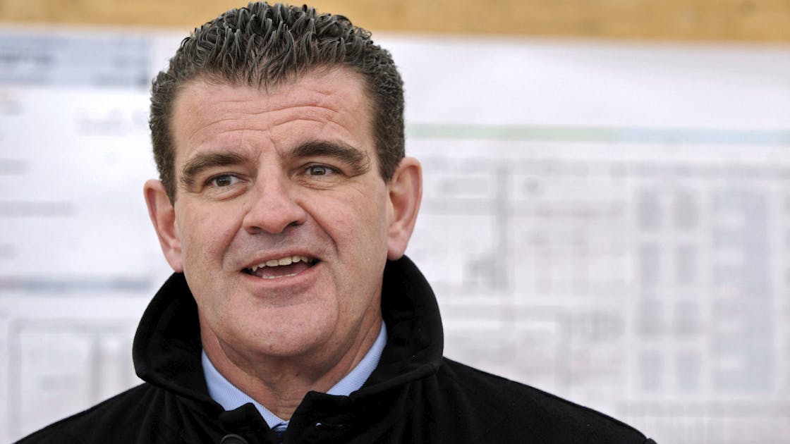 Auszeichnung: «Unternehmer des Jahres» ist Peter Spuhler | blue News