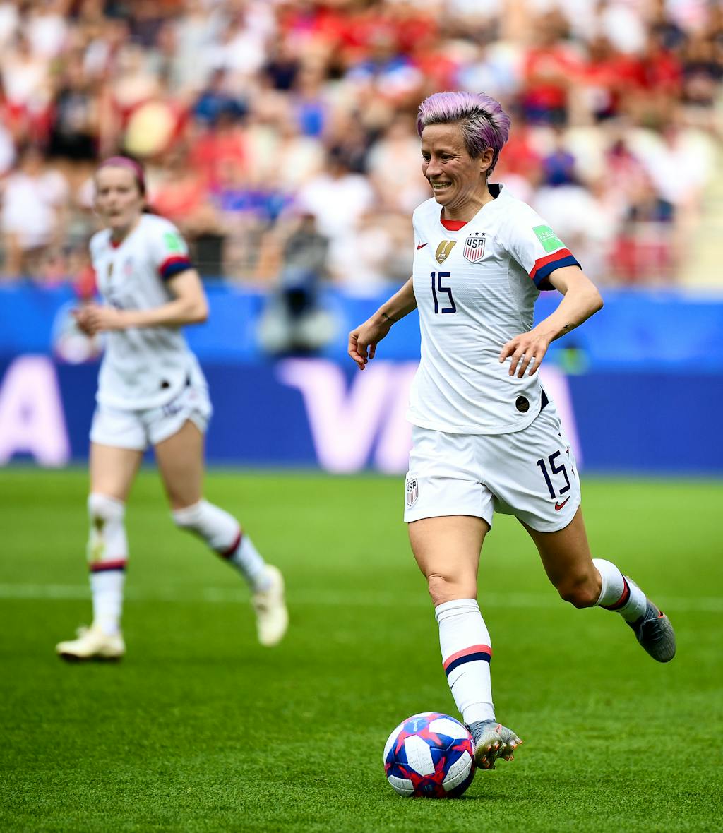 Laméricaine Megan Rapinoe Championne Du Monde Remporte Le Ballon Dor 2019 