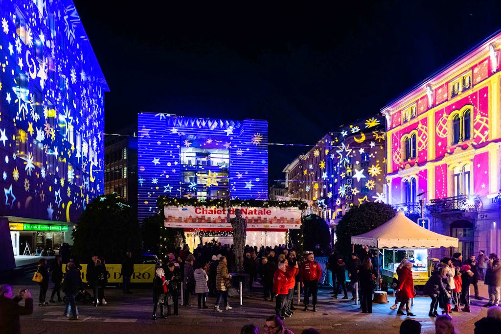 Chiasso: inaugurazione dello Chalet di Natale e nuova illuminazione. Nella foto la nuova illuminazione.