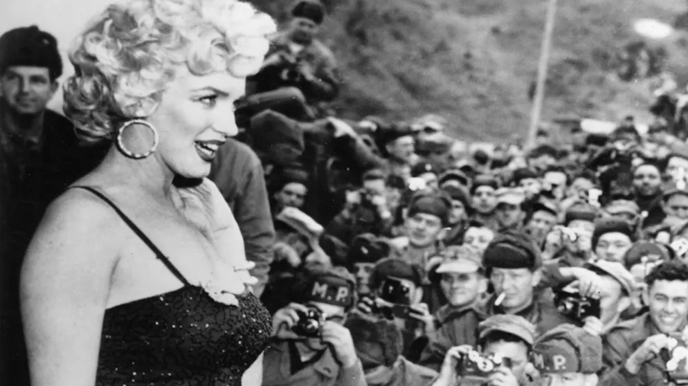 Marilyn Monroe 1954 auf Truppenbesuch.