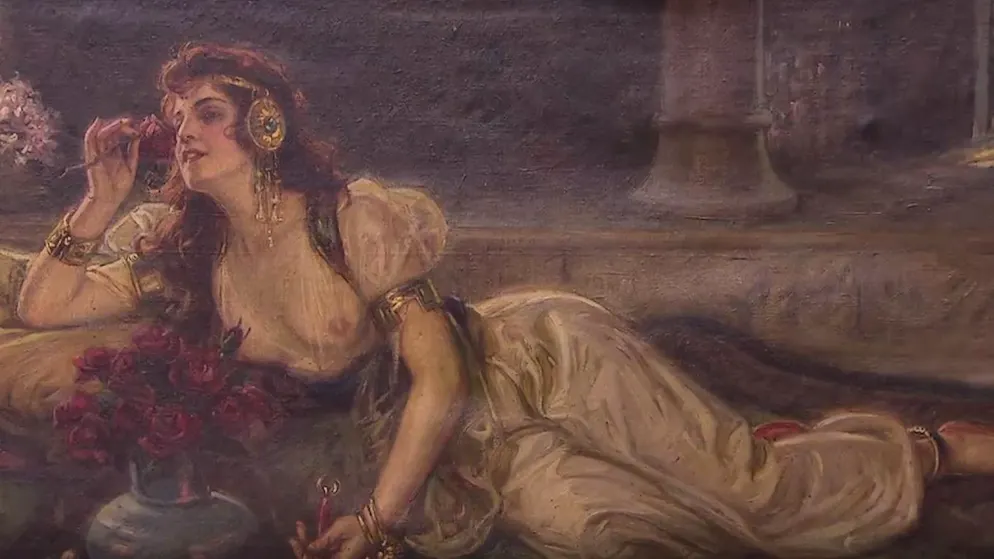 «Bares für Rares»: Horst Lichter und die leicht bekleidete Dame. Der hörte jedoch gespannt zu, was Kümmel zu erzählen hatte. Das Ölgemälde war von Franz Doubek etwa 1910 in München gemalt worden und zeigte eine leicht erotische Szene mit orientalischem Charakter.