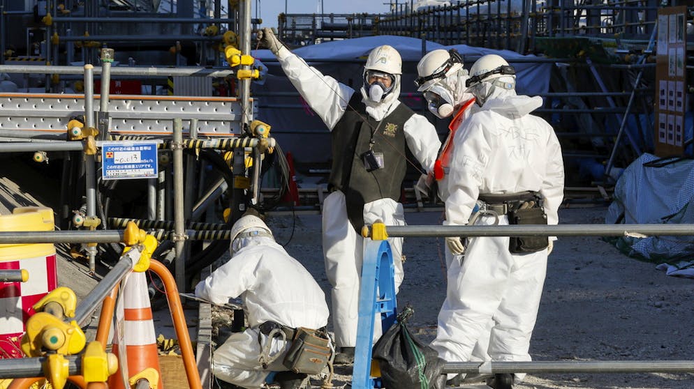 Bilder aus dem Reaktor von Fukushima. Im nächsten Jahr sollen erstmals einige Brennstoffreste geborgen werden.