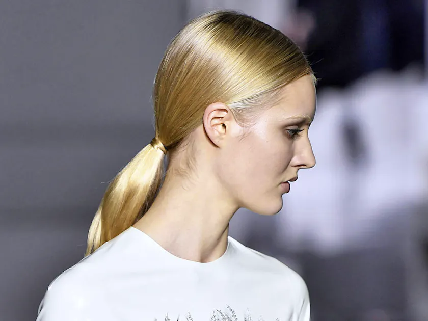 Mode & Beauté: Tuto : la queue de cheval lisse et élégante | blue News