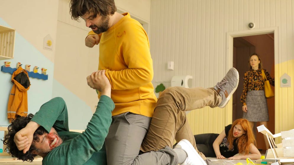 Die Serien-Highlights im März. Wer macht Eltern das Leben am schwersten? «Andere Eltern», natürlich. So heisst auch das neue deutsche Original von TNT Comedy (Teleclub), das ab 19. März sehr unterschiedlich eingestellten Elternpaaren eine gemeinsame Aufgabe gibt: eine Kindergartengruppe für ihre geliebten Sprösslinge auf die Beine zu stellen. Die Mockumentary läuft ganz schön aus dem Ruder.