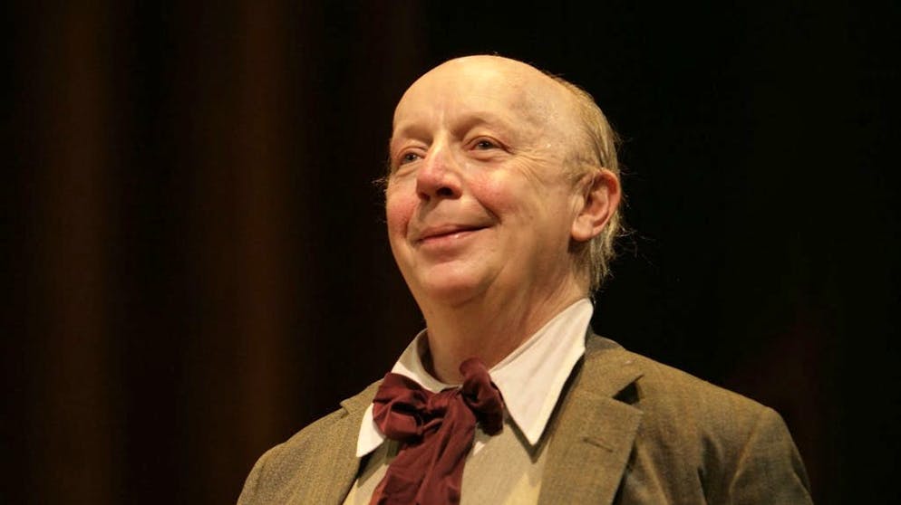 Che fine hanno fatto le star delle sit-com cult degli anni Ottanta?. Oltre a comparire come guest star al cinema e in televisione (come nel caso della serie «Friends»), ha ottenuto successo a teatro. Per la sua parte  in «Ivanov» ha ottenuto una nomination ai prostigiosi Tony Awards nel 1998. Ma i ruoli non sono mancati: uno degli ultimi risale al 2007, all'A.R.T. Theater di Detroit (foto). A 75 anni ed è finito sui giornali per problemi di droga e per un arresto per guida in stato di ubriachezza.Dopo anni di lotta contro un cancro si è spento a casa sua a Hermosa Beach, vicino a Los Angeles il 26 giugno 2019.