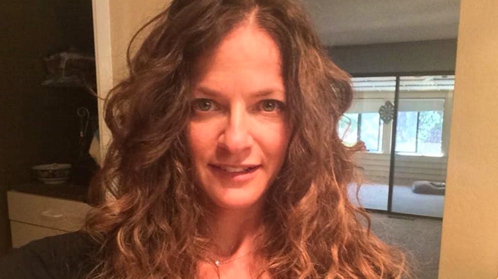 Che fine hanno fatto le star delle sit-com cult degli anni Ottanta?. Andrea Elson si è sposata nel 1993 e da quel momento ha preso il nome Hopper. Fino alla fine degli anni Novanta ha ottenuto piccoli ruoli in alcune sit-com («Casalingo Superpiù», «Sposati... con figli»). Oggi, questa madre di famiglia di 49 anni dirige un centro yoga in California.