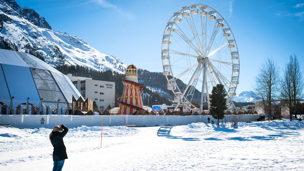 Indische Pre-Wedding-Party mit 850 Gästen steigt in St. Moritz. Die Zirkuswiese, eine der Partylocations, grenzt unmittelbar an ein Wohngebiet.