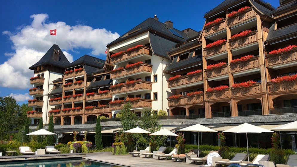 Gästewahl – Das sind die besten Schweizer Hotels. Entspannung für alle Sinne verspricht das 5-Sterne-Hotel Alpina in Gstaad – und erreicht so bei der Tripadvisor-Wahl Rang 6. Für ein besonderes Gäste-Erlebnis sorgt das Six Senses Spa.