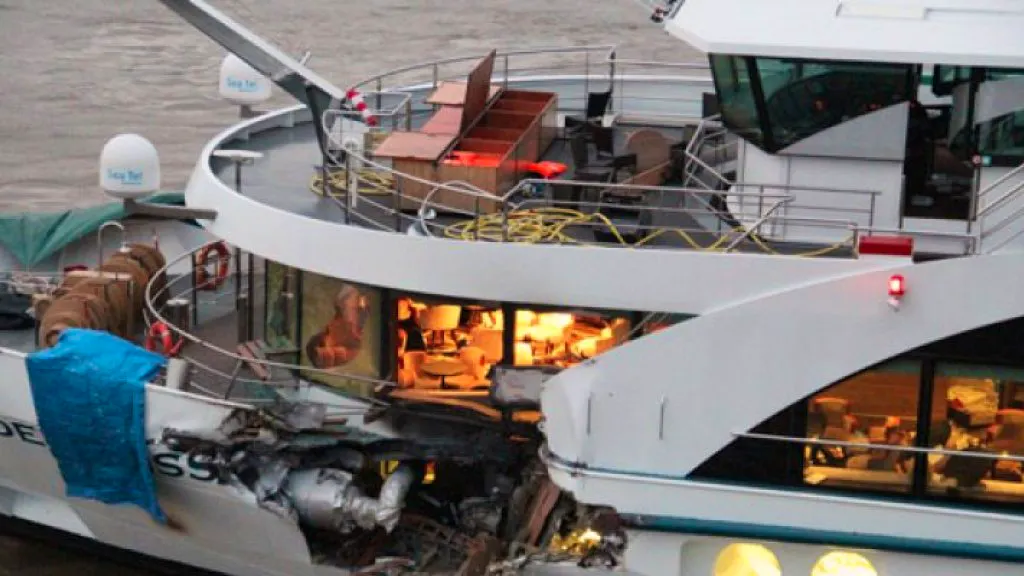 Schiffsunglück. Schweizer Schiff kollidiert mit Frachtschiff