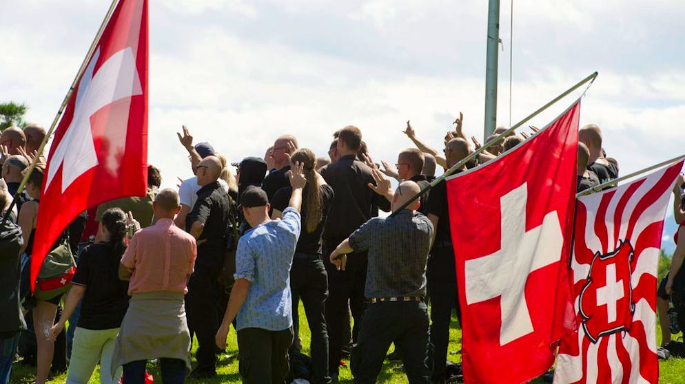 Gewaltbereite Schweizer Rechtsextremisten müssen laut «SonntagsBlick» nicht befürchten, vom Nachrichtendienst des Bundes überwacht zu werden. (Symboldbild)