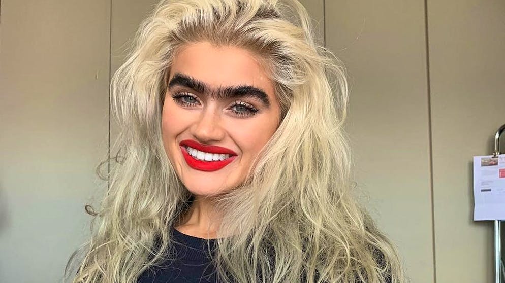 Modelkarriere dank einzigartiger Looks. Sophia Hadjipanteli hatte die Nase voll vom Epilationszwang und startete den Monobrauen-Trend.